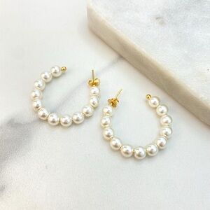 Elegant Gold and Pearl Hoop Earrings